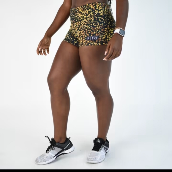 FLEO Daisy Confetti Shorts 3.25 - Picture 1 of 3